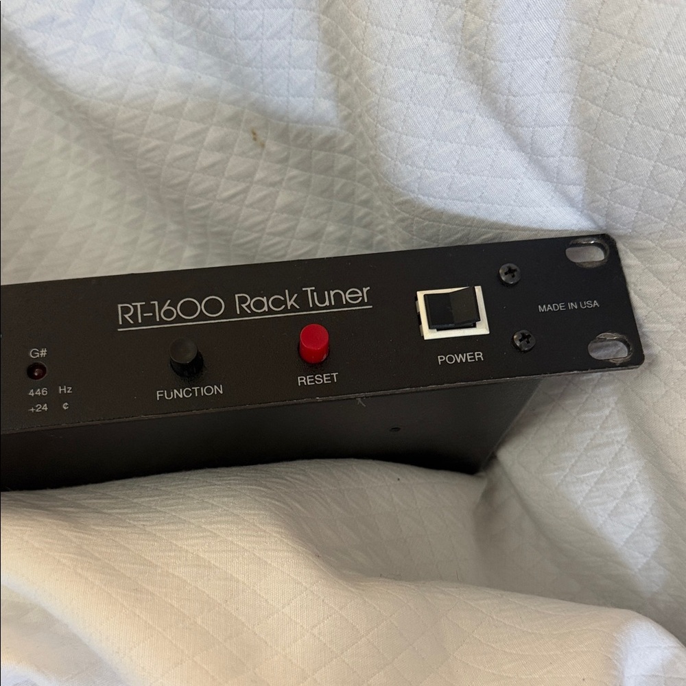 Sabine Black RT 1600 Rack Tuner - Picture 6 of 13